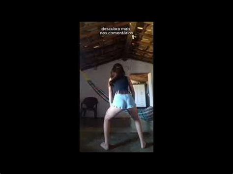 Novinha dançando Funk de Shortinho .